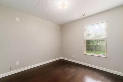 1409 Hackworth St, Columbus, OH 43207 photo 16