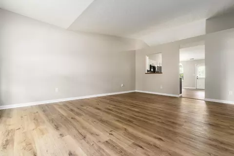 1409 Hackworth St, Columbus, OH 43207 photo 4