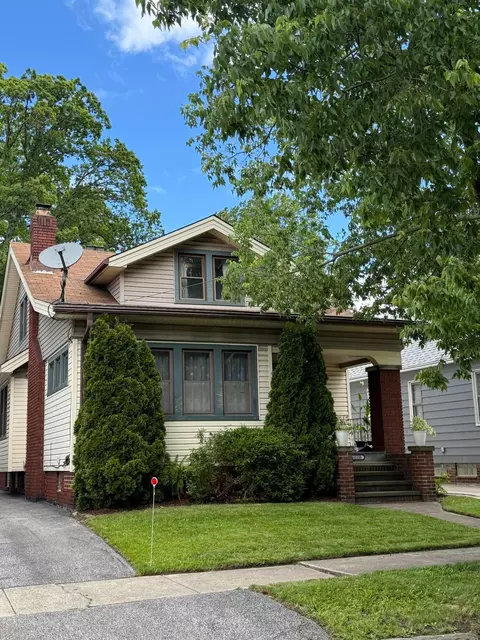 10338 Linnet Ave, Cleveland, OH 44111
