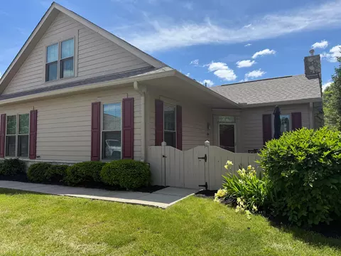 8866 Linksway Dr, Powell, OH 43065