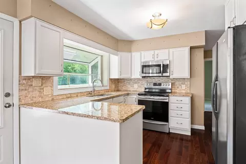 320 Woodview Dr, Springfield, OH 45504 photo 9