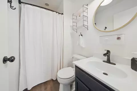 Bath - 4097 Garrard Dr, Obetz, OH 43207 photo 2 of 4