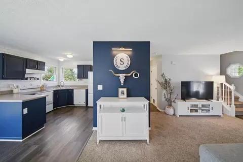 Entry Way - 4097 Garrard Dr, Obetz, OH 43207 photo 1 of 1