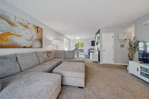 Living - 4097 Garrard Dr, Obetz, OH 43207 photo 4 of 4
