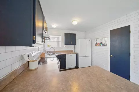 Kitchen - 4097 Garrard Dr, Obetz, OH 43207 photo 5 of 5