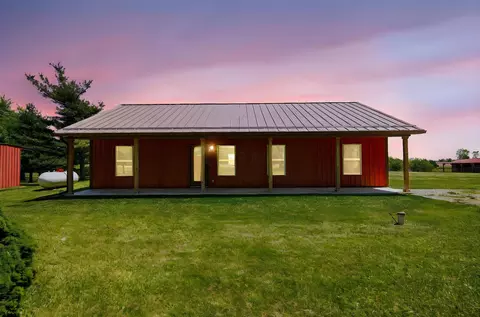 1674 Brock Rd NE, Bloomingburg, OH 43106