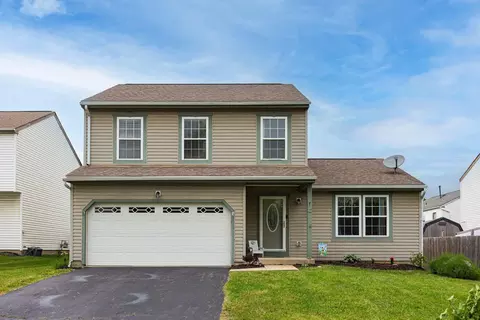 380 Oak Village Dr, Columbus, OH 43207