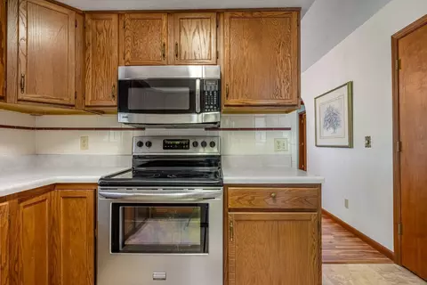 Kitchen - 1775 Fox Ridge Dr, Springfield, OH 45503 photo 4 of 4
