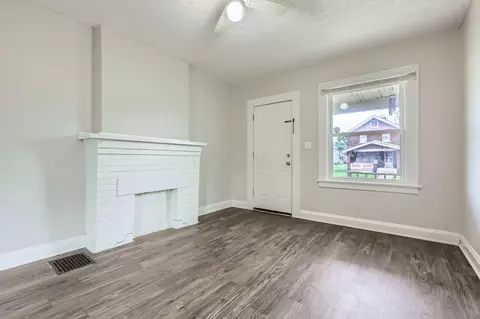 Living - 773-775 E 3rd Ave, Columbus, OH 43201 photo 9 of 9