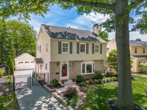 2008 N Edgemont Rd, Upper Arlington, OH 43212