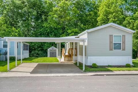50 Winter Pine Dr, Delaware, OH 43015