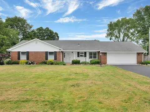 378 Meadow Ln NE, Newark, OH 43055