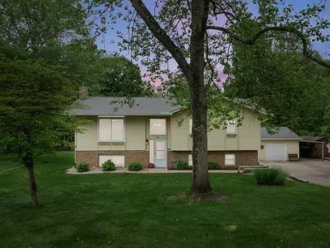 51 Horseshoe Ct, Granville, OH 43023