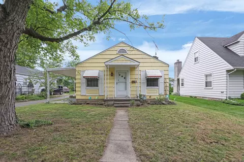 196 N Madison Rd, London, OH 43140
