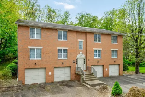 1399 Pleasant Valley Dr, Coshocton, OH 43812