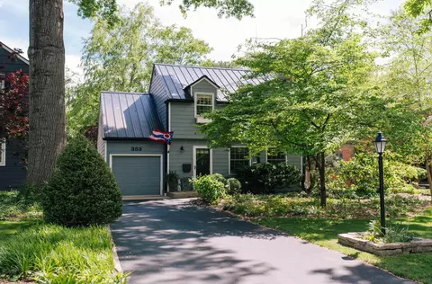 383 Canyon Dr N, Columbus, OH 43214