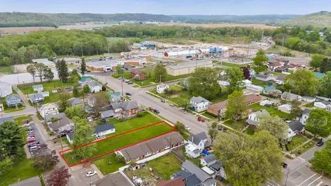 325 N 3rd St, Coshocton, OH 43812
