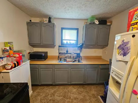 Kitchen - 463 Scranton Ave, Marion, OH 43302 photo 1 of 3