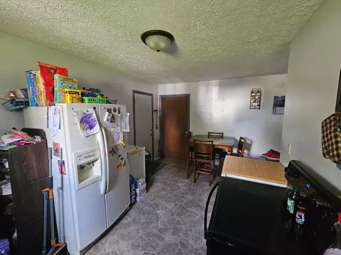 Kitchen - 463 Scranton Ave, Marion, OH 43302 photo 3 of 3