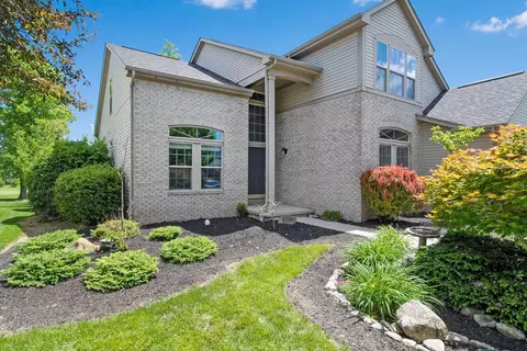 Exterior - 272 Trail E, Pataskala, OH 43062 photo 4 of 12