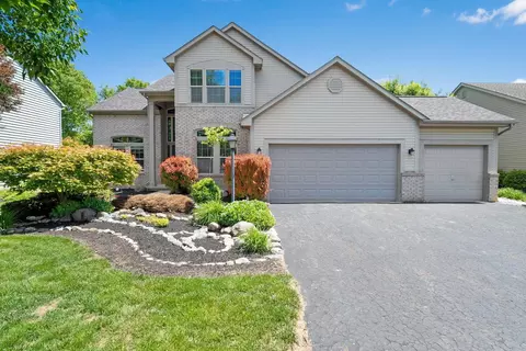 Exterior - 272 Trail E, Pataskala, OH 43062 photo 2 of 12