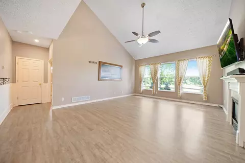 Living - 272 Trail E, Pataskala, OH 43062 photo 3 of 5