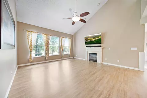 Living - 272 Trail E, Pataskala, OH 43062 photo 2 of 5