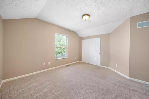 Bedroom - 272 Trail E, Pataskala, OH 43062 photo 8 of 10
