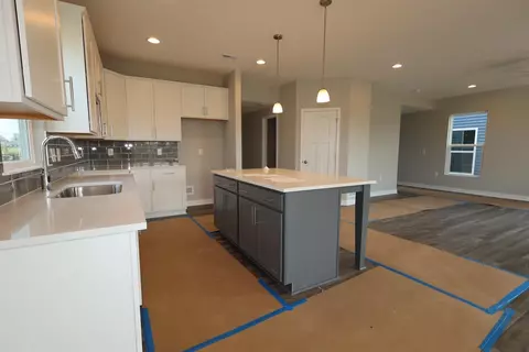 Kitchen - 7018 Unitas Loop, Powell, OH 43065 photo 2 of 2