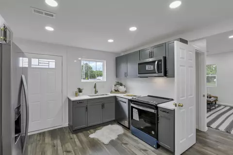 Kitchen - 8990 Water St, Orient, OH 43146 photo 2 of 5