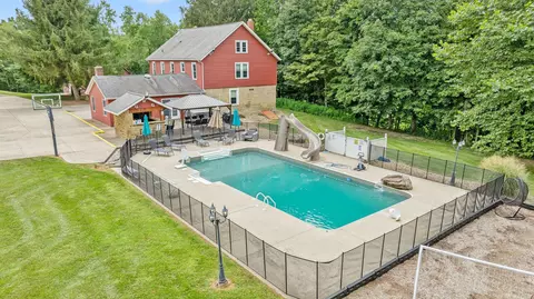 1444 Blue Jay Rd, Heath, OH 43056