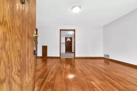 1231 S Pickaway St, Circleville, OH 43113 photo 4