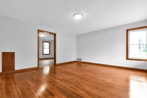 1231 S Pickaway St, Circleville, OH 43113 photo 5