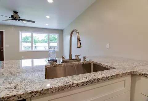 Kitchen - 1541 Taft St, Marion, OH 43302 photo 4 of 5