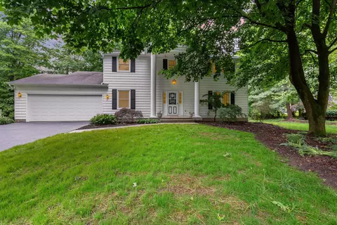 8723 Ramblewood Ct, Pickerington, OH 43147