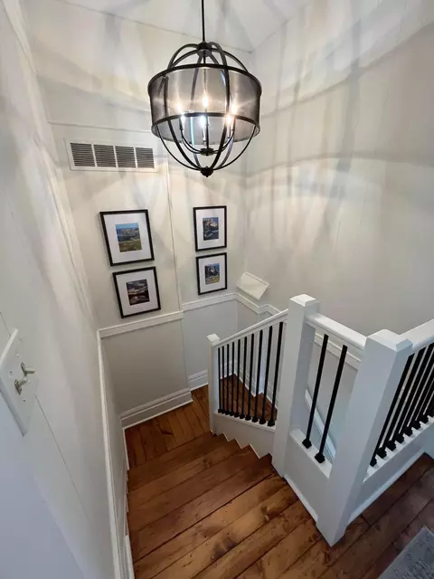 Entry Way - 323 E Kossuth St, Columbus, OH 43206 photo 5 of 6