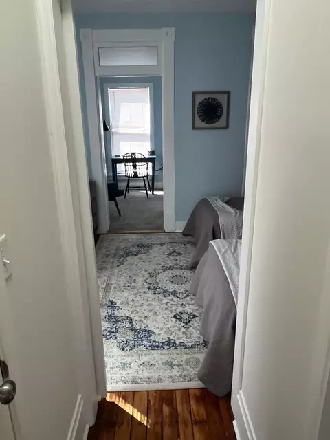 Entry Way - 323 E Kossuth St, Columbus, OH 43206 photo 2 of 6