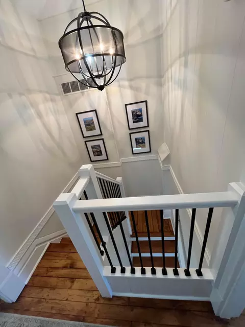Entry Way - 323 E Kossuth St, Columbus, OH 43206 photo 4 of 6