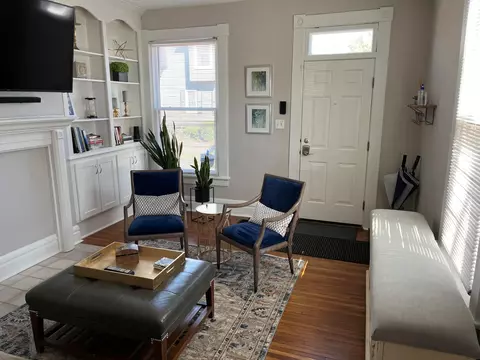 Entry Way - 323 E Kossuth St, Columbus, OH 43206 photo 1 of 6
