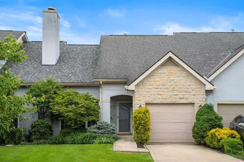 857 Village Dr, Delaware, OH 43015