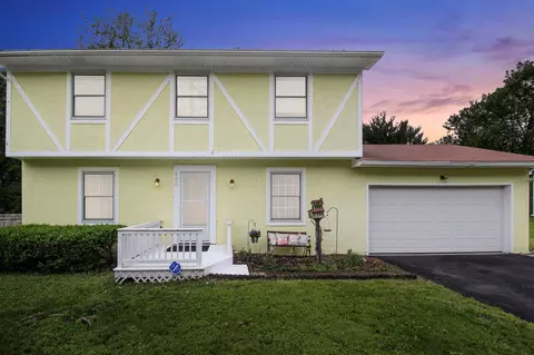 883 Mcnaughten Rd, Columbus, OH 43213