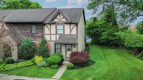 5392 Ponderosa Dr, Columbus, OH 43231
