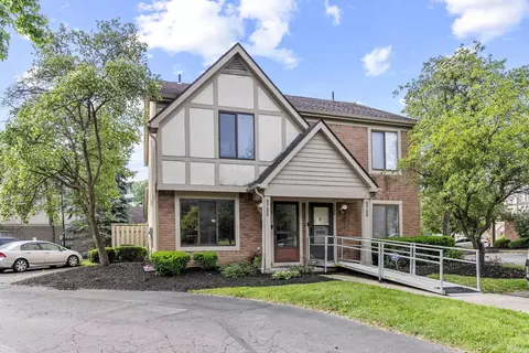 5722 Jousting Ln #B, Columbus, OH 43231