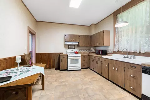 Kitchen - 162 W Main St, Waldo, OH 43356 photo 6 of 6
