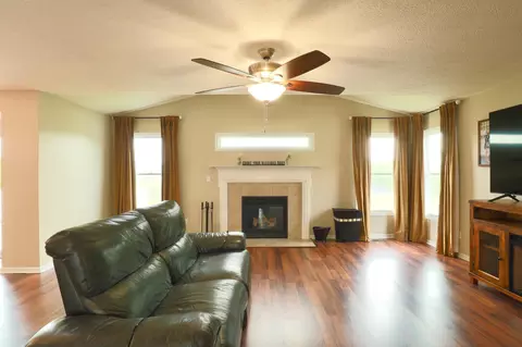1690 Autumn Dr, Lancaster, OH 43130