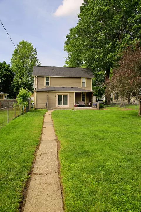 Exterior - 632 E 5th Ave, Lancaster, OH 43130 photo 3 of 4
