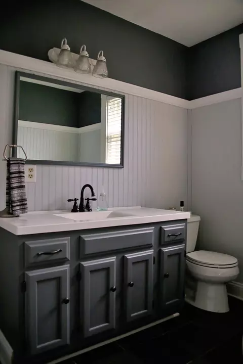 Bath - 632 E 5th Ave, Lancaster, OH 43130 photo 1 of 4