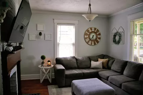 Living - 632 E 5th Ave, Lancaster, OH 43130 photo 1 of 3