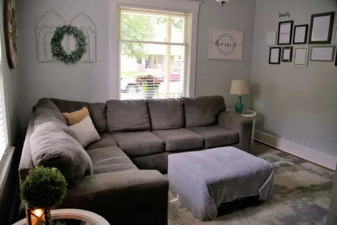 Living - 632 E 5th Ave, Lancaster, OH 43130 photo 3 of 3