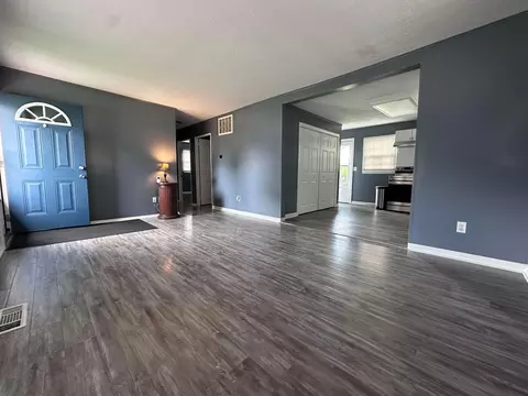 Living - 2683 Allen Dr, Springfield, OH 45505 photo 2 of 2